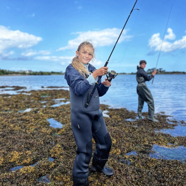 Pêche en mer en baie de Morlaix multi-espèces Jeunes pêcheurs en technique multi-espèces en baie de Morlaix